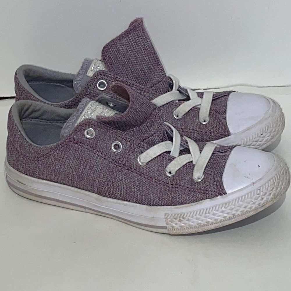Converse All Star Girl's Maddie Low Top purple White Sneakers Sz 3.5